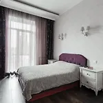 2 Bedroom On Deribasovskaya Str.