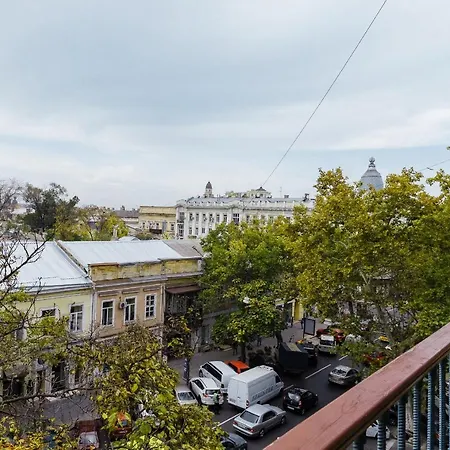 2 Bedroom On Deribasovskaya Str. Апартаменти *