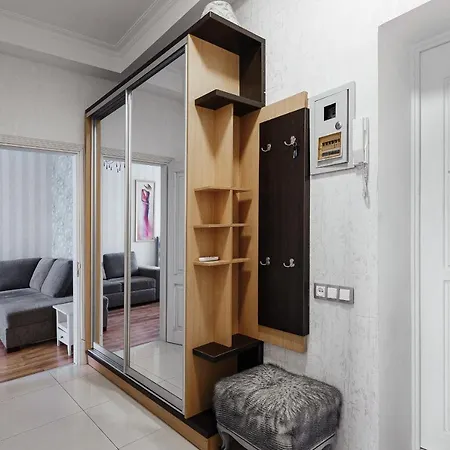 2 Bedroom On Deribasovskaya Str. Апартаменти