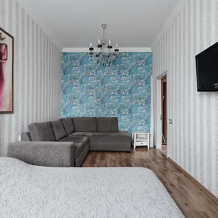 2 Bedroom On Deribasovskaya Str. Odessa